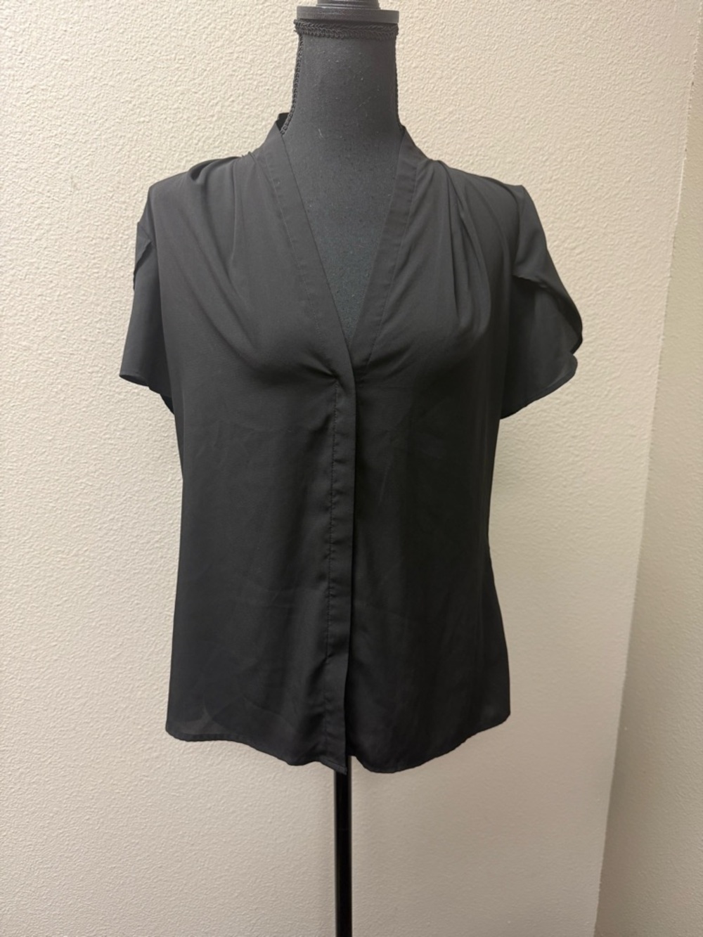Calvin Klein Black Blouse M Flutter Sleeve V Neck Office Career Top Chic